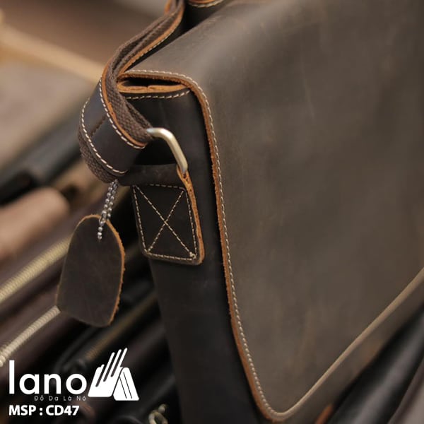 Túi Da Nam Đeo Chéo Đựng Macbook 13 inch cạnh bên