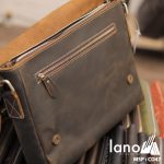 Túi Da Nam Đeo Chéo Đựng Macbook 13 inch bên trong