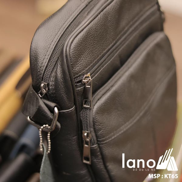 Túi đeo chéo nam giá rẻ KT65 đen nghiêng