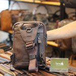 Túi đeo trước ngực nam Lano da bò thật 100% TDL37 mặt sau