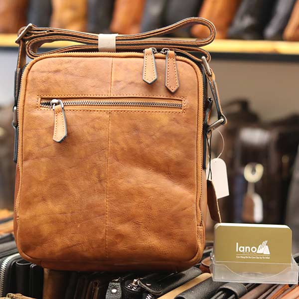 Túi da đeo chéo Lano dạng hộp đẳng cấp lịch lãm KT96 nâu vàng - mặt sau