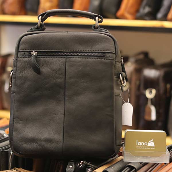 Túi da đeo chéo nam Lano lịch lãm cuốn hút KT105 đen - mặt sau
