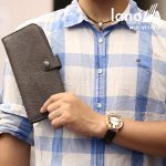 Ví cầm tay nam Lano da thật trẻ trung năng động VCTN034 - trên tay