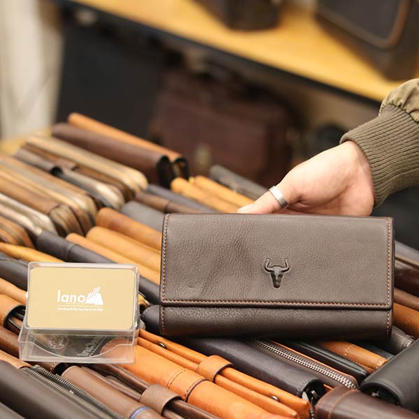 Ví cầm tay nam da bò 3 gấp thời trang tiện lợi VCTN056 Ví cầm tay nam da bò 3 gấp thời trang tiện lợi VCTN056