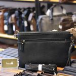 Túi cầm tay nam da bò đẳng cấp cho phái mạnh CLT15 - mặt sau