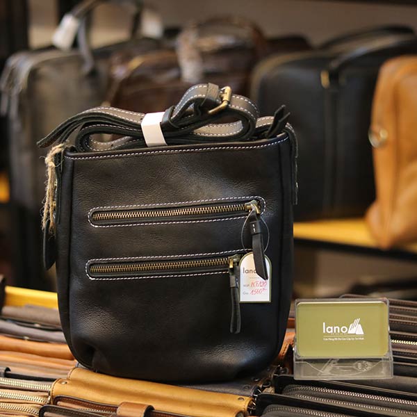 Túi da nam đeo chéo Lano thời trang đọc lạ KT120 màu đen