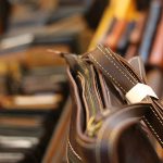 Túi da nam đeo chéo Lano thời trang đọc lạ KT120 góc nghiêng kéo khóa