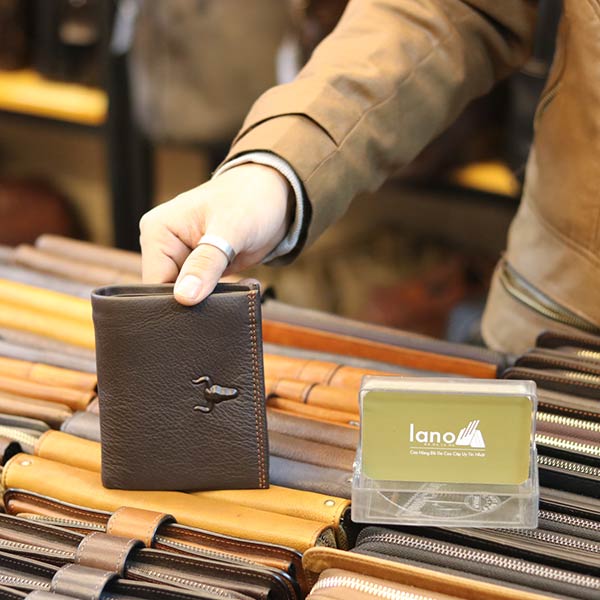 Ví nam da bò thời trang Lano biểu tượng đầu trâu VDN055