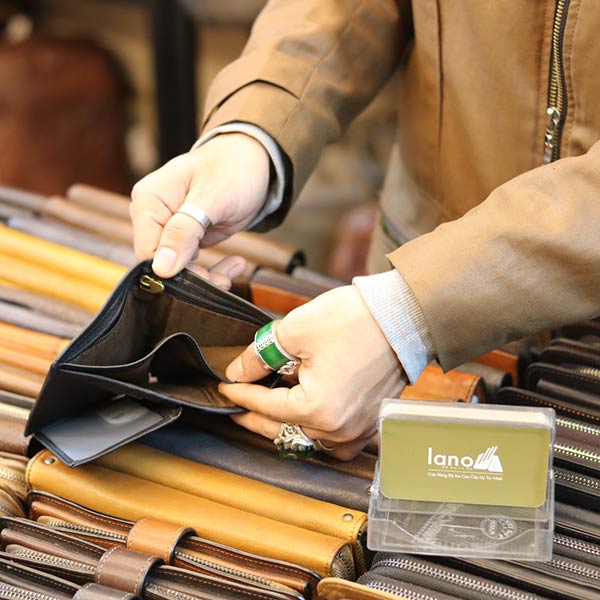 Ví nam da bò thời trang Lano biểu tượng đầu trâu VDN055 - ngăn trong