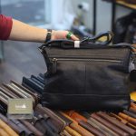 Cặp nam đeo chéo cao cấp da bò thật CD93 - mặt sau