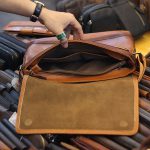 Cặp nam đeo chéo cao cấp da bò thật CD93 - ngăn trong