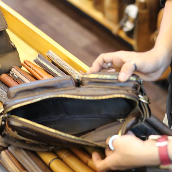 Túi bao tử đeo bụng Lano da bò thật chính hãng Contact TDB010 Túi bao tử đeo bụng Lano da bò thật chính hãng Contact TDB010