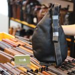 Túi da đeo chéo ngực nam thời trang gọn nhẹ TDL57 - mặt sau