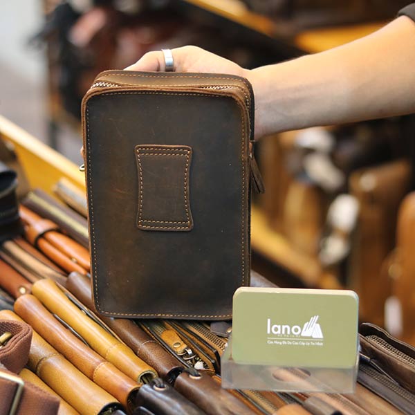 Túi da Lano đeo chéo hông mini chính hãng Contact KT147 mặt sau