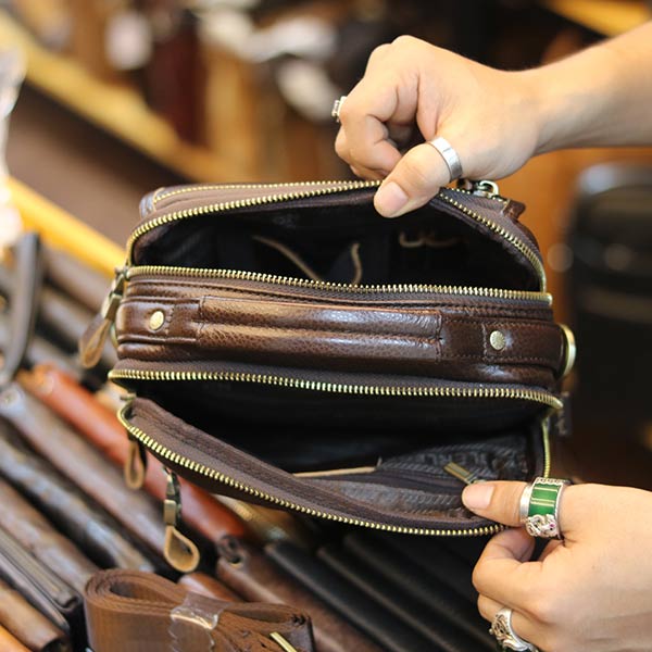 Túi đeo chéo nam có tay xách thời trang Lano cao cấp KT145 ngăn trong