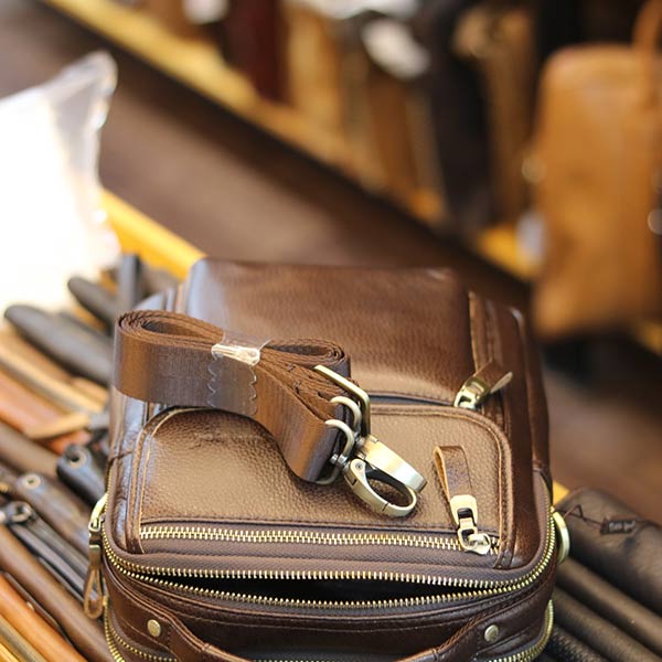 Túi đeo chéo nam có tay xách thời trang Lano cao cấp KT145 dây đeo