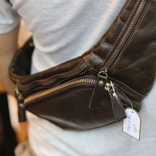 Túi da bao tử đeo bụng cho nam chính hãng Contact TDB011 đeo chéo