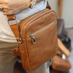 Túi da đeo chéo nam Lano KT152