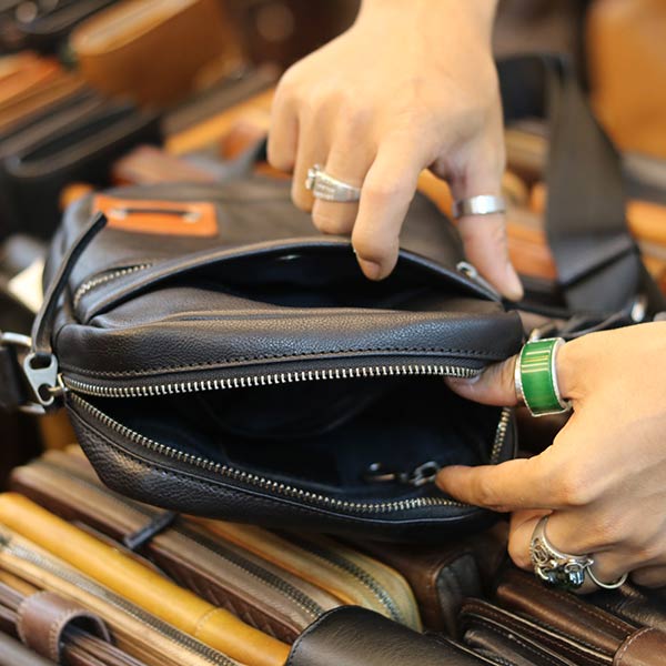 Túi da đeo chéo nam Lano KT153