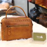 Túi xách nữ đinh tán viền da thật Handmade TXN026 mặt sau