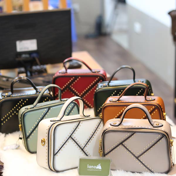 Túi xách nữ Lano da bò cao cấp đinh tán loại bóng TXN035