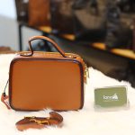 Túi xách nữ Lano da bò cao cấp đinh tán loại bóng TXN035 mặt sau