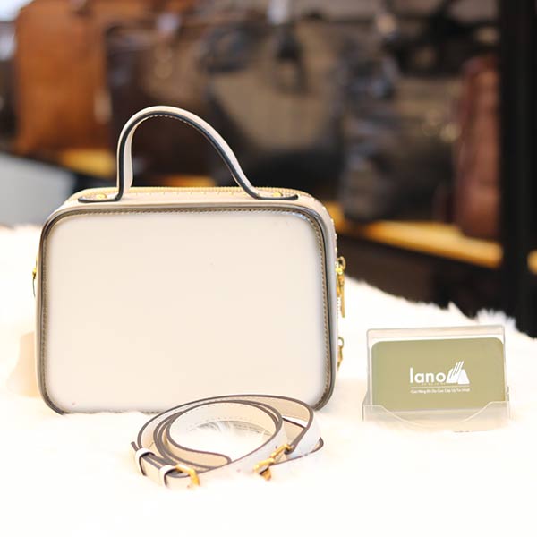 Túi xách nữ Lano da bò cao cấp đinh tán loại bóng TXN035 mặt sau