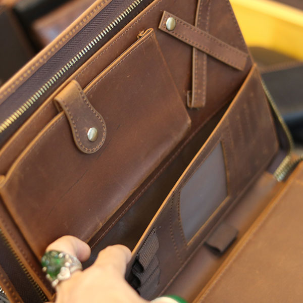 Túi da nam cầm tay vừa ipad 10.5 inch mẫu mới 2019