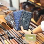 Ví cầm tay da cá sấu 2 gấp loại nhỏ trẻ trung mẫu mới 2019 VCSCT01