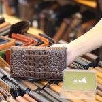 Ví cầm tay da cá sấu 2 gấp loại nhỏ trẻ trung mẫu mới 2019 VCSCT01