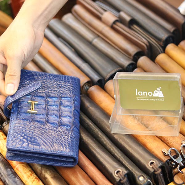 Ví cầm tay da cá sấu 2 gấp loại nhỏ trẻ trung mẫu mới 2019 VCSCT01