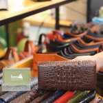 Ví da cá sấu cầm tay cao cấp 3 gấp loại nhỏ VCSCT03