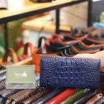 Ví da cá sấu cầm tay cao cấp 3 gấp loại nhỏ VCSCT03