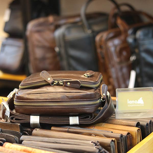 Túi da đeo chéo gọn nhẹ tiện lợi KT167