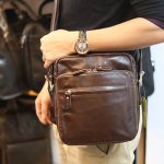 Túi da đeo chéo gọn nhẹ tiện lợi KT167