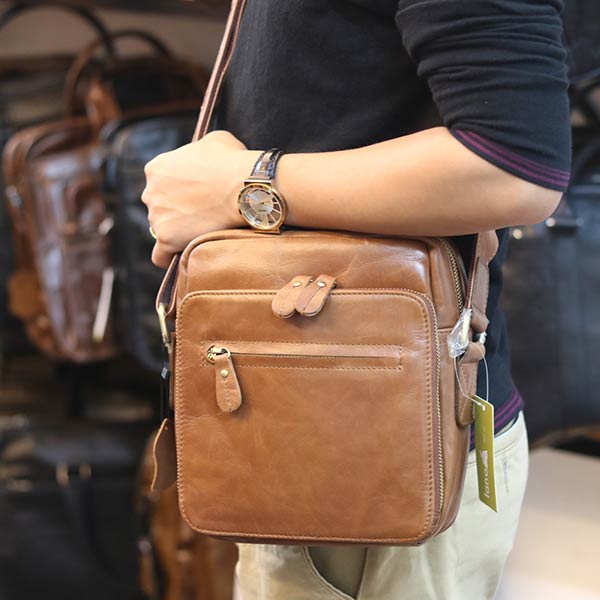 Túi da đeo chéo gọn nhẹ tiện lợi KT167