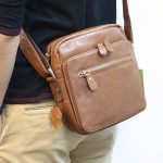 Túi da đeo chéo gọn nhẹ tiện lợi KT167