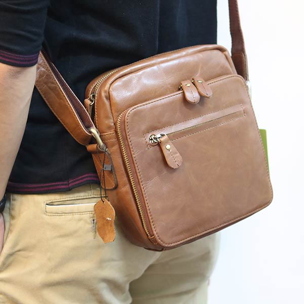 Túi da đeo chéo gọn nhẹ tiện lợi KT167