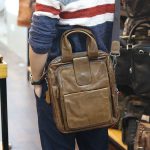 Túi da nam xách tay đeo chéo kiểu dáng công sở KT168