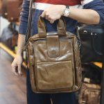 Túi da nam xách tay đeo chéo kiểu dáng công sở KT168