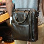 Túi da nam xách tay đeo chéo kiểu dáng công sở KT168