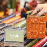 Vi cá sấu đứng đan viền 1 mặt nhỏ gọn tiện lợi VCSDDV03