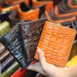 Vi cá sấu đứng đan viền 1 mặt nhỏ gọn tiện lợi VCSDDV03