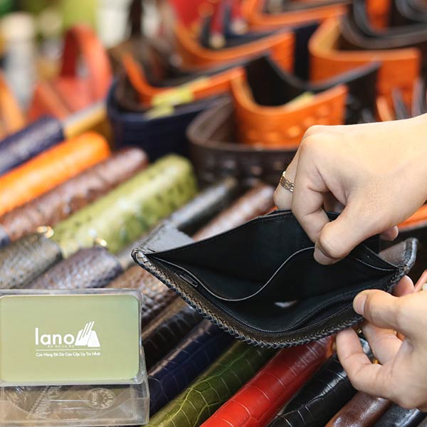 Vi cá sấu đứng đan viền 1 mặt nhỏ gọn tiện lợi VCSDDV03