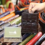 Vi cá sấu đứng đan viền 1 mặt nhỏ gọn tiện lợi VCSDDV03