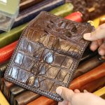 Vi cá sấu đứng đan viền 1 mặt nhỏ gọn tiện lợi VCSDDV03