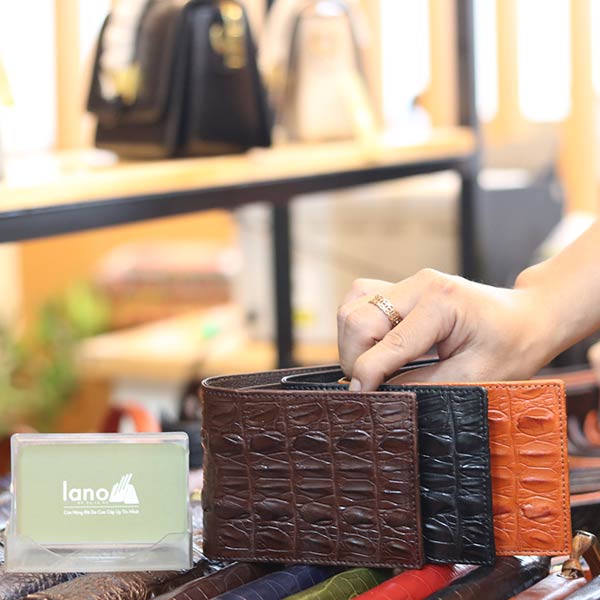 Ví cá sấu ngang gai đuôi 1 mặt hàng xuất khẩu VCSNGD11