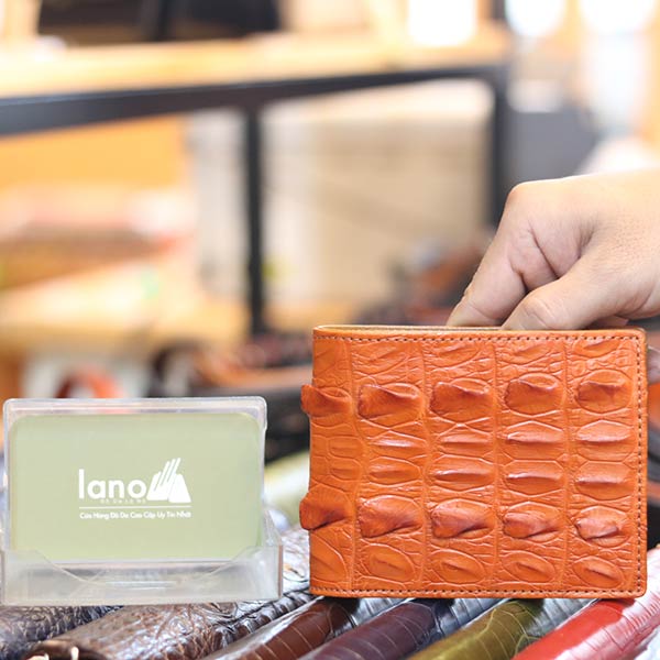 Ví cá sấu ngang gai đuôi 1 mặt hàng xuất khẩu VCSNGD11