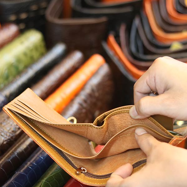 Ví cá sấu ngang gai đuôi 1 mặt hàng xuất khẩu VCSNGD11