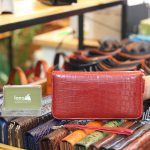 Ví cầm tay da cá sấu hàng xuất khẩu 1 khóa kèo lồi VCSCT09